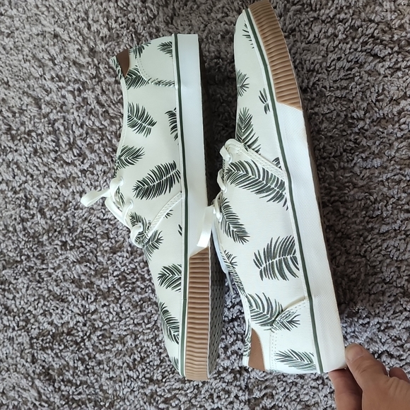 TOMS men's Carlo sneakers with leafy print-12 - Picture 3 of 8